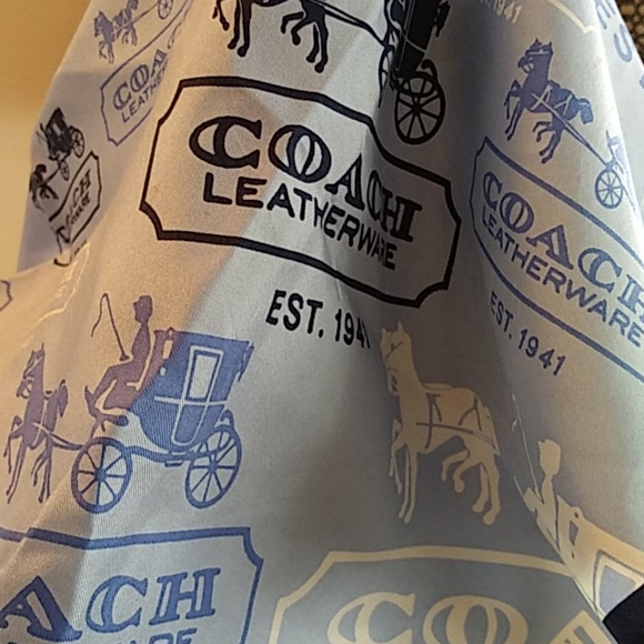 Coach Scarf - Picture 7 of 8